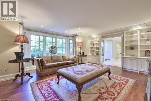 342 Pomona Avenue, Burlington, ON - Indoor Photo Showing Living Room