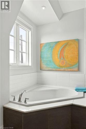 1862 Burnhamthorpe Road, Mississauga, ON - Indoor Photo Showing Bathroom