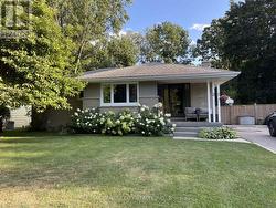 21 STRATHCONA DRIVE  London East (East O), ON N5W 1P7