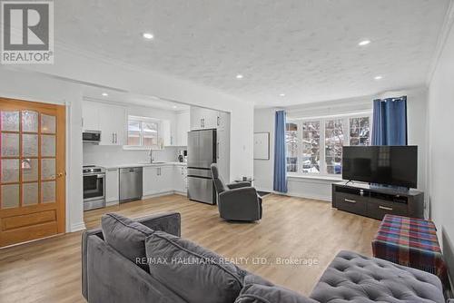 37 Avis Crescent, Toronto, ON - Indoor