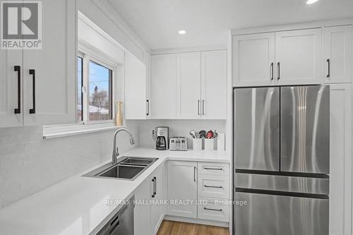 37 Avis Crescent, Toronto, ON - Indoor Photo Showing Kitchen With Double Sink With Upgraded Kitchen
