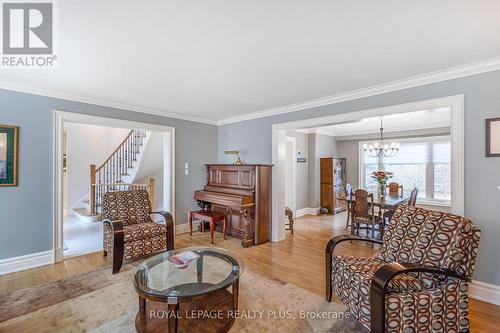 4279 Bridlepath Trail, Mississauga, ON - Indoor Photo Showing Living Room