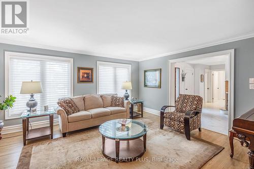 4279 Bridlepath Trail, Mississauga, ON - Indoor Photo Showing Living Room