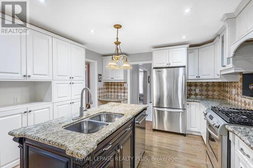 4279 Bridlepath Trail, Mississauga, ON - Indoor Photo Showing Kitchen With Stainless Steel Kitchen With Double Sink With Upgraded Kitchen