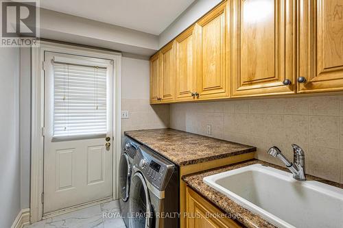 4279 Bridlepath Trail, Mississauga, ON - Indoor Photo Showing Laundry Room