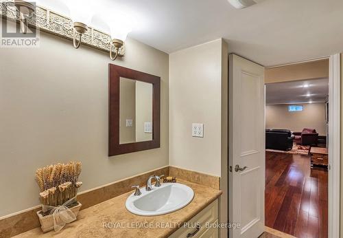 4279 Bridlepath Trail, Mississauga, ON - Indoor Photo Showing Bathroom