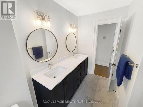 4279 Bridlepath Trail, Mississauga, ON - Indoor Photo Showing Bathroom