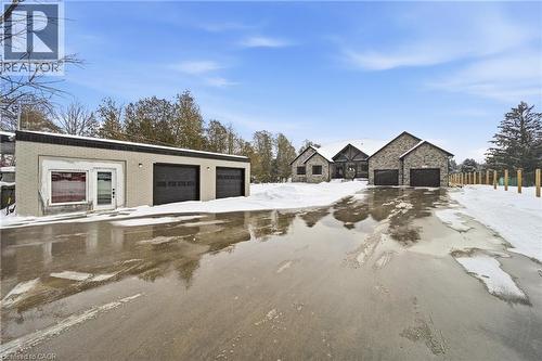 75 Robinson Road, Cambridge, ON - Outdoor