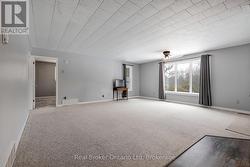 Spacious Living/Dining Area - 