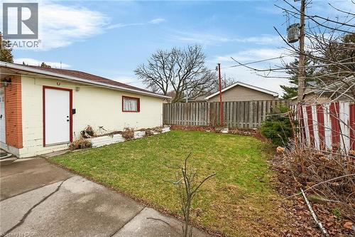 View of fenced yard - 21 Bluebird Avenue, Hamilton, ON 