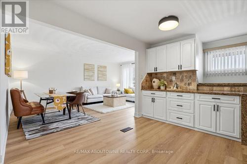106 Beland Avenue N, Hamilton, ON - Indoor Photo Showing Kitchen