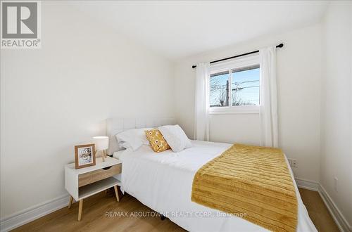 106 Beland Avenue N, Hamilton, ON - Indoor Photo Showing Bedroom