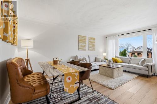 106 Beland Avenue N, Hamilton, ON - Indoor Photo Showing Living Room