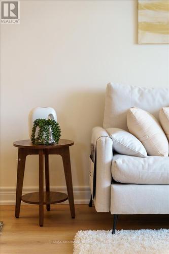 106 Beland Avenue N, Hamilton, ON - Indoor