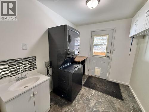 598 Marsh Road, Quesnel, BC - Indoor Photo Showing Laundry Room
