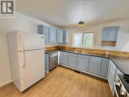 598 Marsh Road, Quesnel, BC - Indoor Photo Showing Kitchen With Double Sink