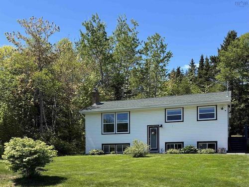 69 Pinetree Crescent, Hammonds Plains, NS 