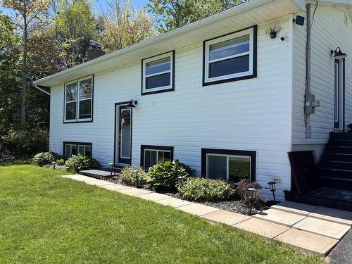 69 Pinetree Crescent, Hammonds Plains, NS 