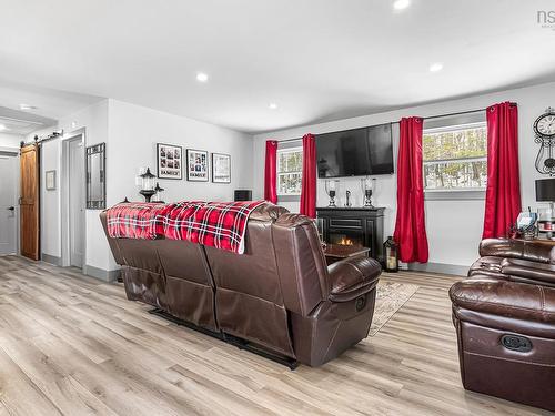 69 Pinetree Crescent, Hammonds Plains, NS 