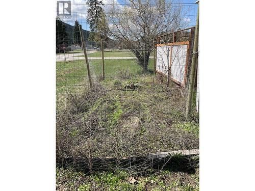 547 Eighth Avenue, Midway, BC - Outdoor