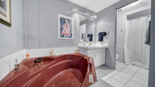 6516 Tie Lake Road, Jaffray, BC - Indoor Photo Showing Bathroom