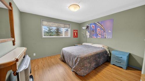 6516 Tie Lake Road, Jaffray, BC - Indoor Photo Showing Bedroom