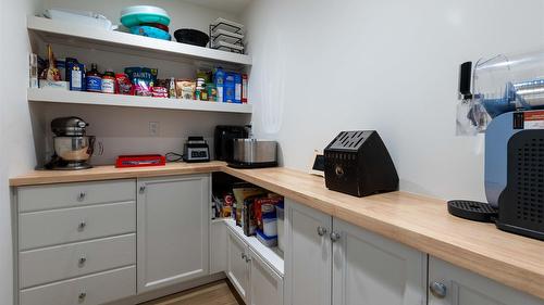 10202 Kalamalka Road, Coldstream, BC - Indoor Photo Showing Other Room