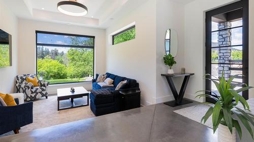 10202 Kalamalka Road, Coldstream, BC - Indoor