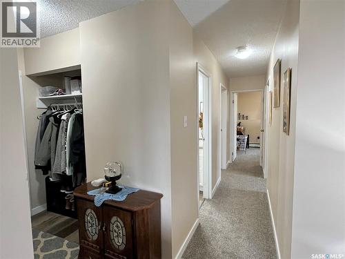 101 502 5Th Avenue, Weyburn, SK - Indoor