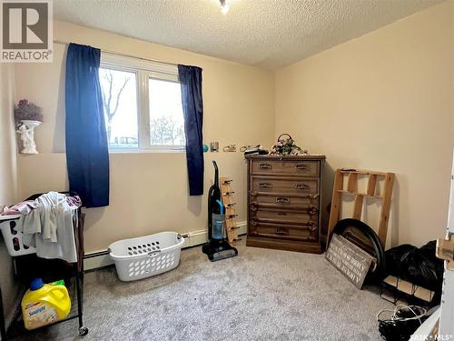 101 502 5Th Avenue, Weyburn, SK - Indoor Photo Showing Other Room