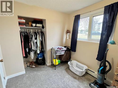 101 502 5Th Avenue, Weyburn, SK - Indoor