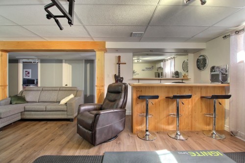 Salle familiale - 532 18E Rue E., La Guadeloupe, QC - Indoor