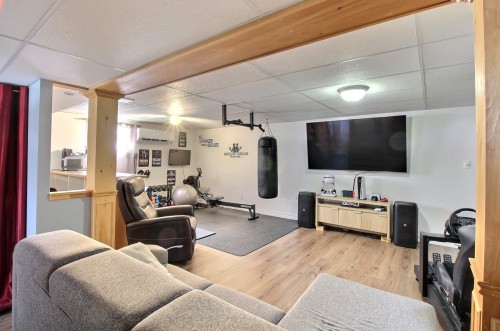 Salle familiale - 532 18E Rue E., La Guadeloupe, QC - Indoor