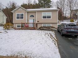 118 Tenon Drive  Middle Sackville, NS B4E 3J5