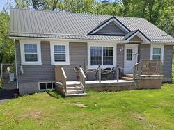 104 Quarry Hill Drive Wallace, NS B0K 1Y0