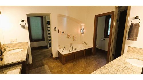 5962 Wolf Creek Road, Wasa, BC - Indoor Photo Showing Bathroom