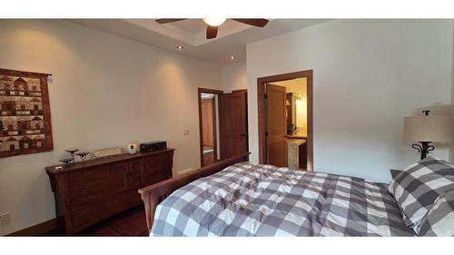 5962 Wolf Creek Road, Wasa, BC - Indoor Photo Showing Bedroom