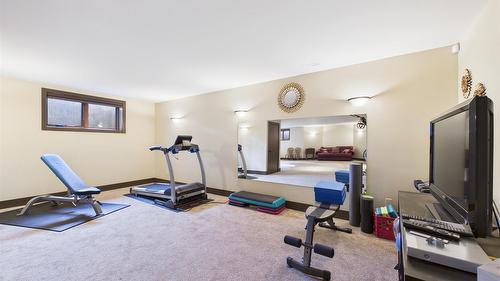 5962 Wolf Creek Road, Wasa, BC - Indoor Photo Showing Gym Room