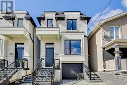 104 YARDLEY AVENUE Toronto, ON M4B 2B1