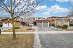 392 Dakota Road  Mississauga, ON L4Z 3A9