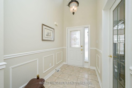 46 Sunset Boulevard, New Tecumseth, ON - Indoor Photo Showing Other Room