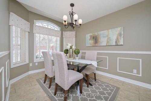 46 Sunset Boulevard, New Tecumseth, ON - Indoor Photo Showing Dining Room