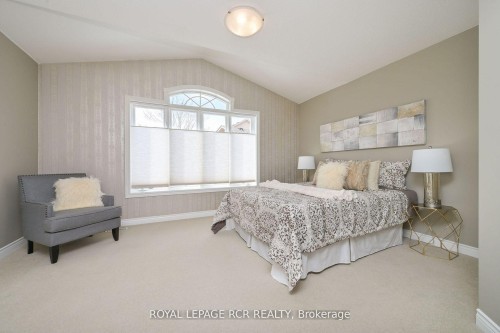 46 Sunset Boulevard, New Tecumseth, ON - Indoor Photo Showing Bedroom