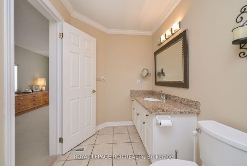 46 Sunset Boulevard, New Tecumseth, ON - Indoor Photo Showing Bathroom
