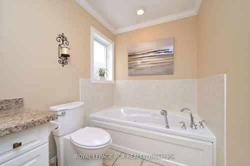 46 Sunset Boulevard, New Tecumseth, ON - Indoor Photo Showing Bathroom
