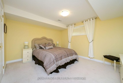 46 Sunset Boulevard, New Tecumseth, ON - Indoor Photo Showing Bedroom