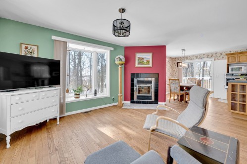 Salon - 908 Rue Raymond-Pilon, Saint-Jérôme, QC - Indoor Photo Showing Living Room With Fireplace