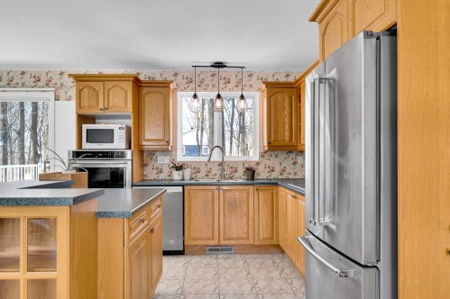 Cuisine - 908 Rue Raymond-Pilon, Saint-Jérôme, QC - Indoor Photo Showing Kitchen