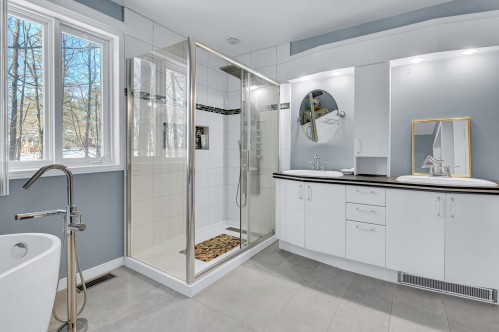 Salle de bains - 908 Rue Raymond-Pilon, Saint-Jérôme, QC - Indoor Photo Showing Bathroom