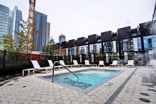 Spa - 802-1450 Boul. René-Lévesque O., Montréal (Ville-Marie), QC - Outdoor With In Ground Pool